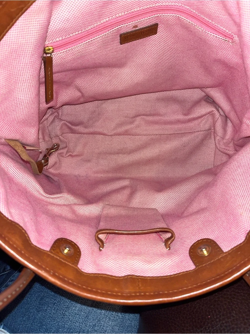 EUC Authentic Dooney&Bourke signature canvas and leather handbag